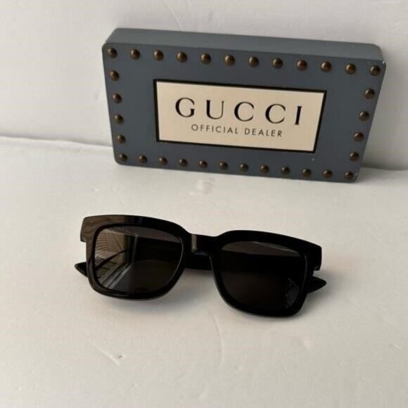 Authentic Gucci Smoke Square Men's Sunglasses GG0001SN 001 - Picture 7 of 8